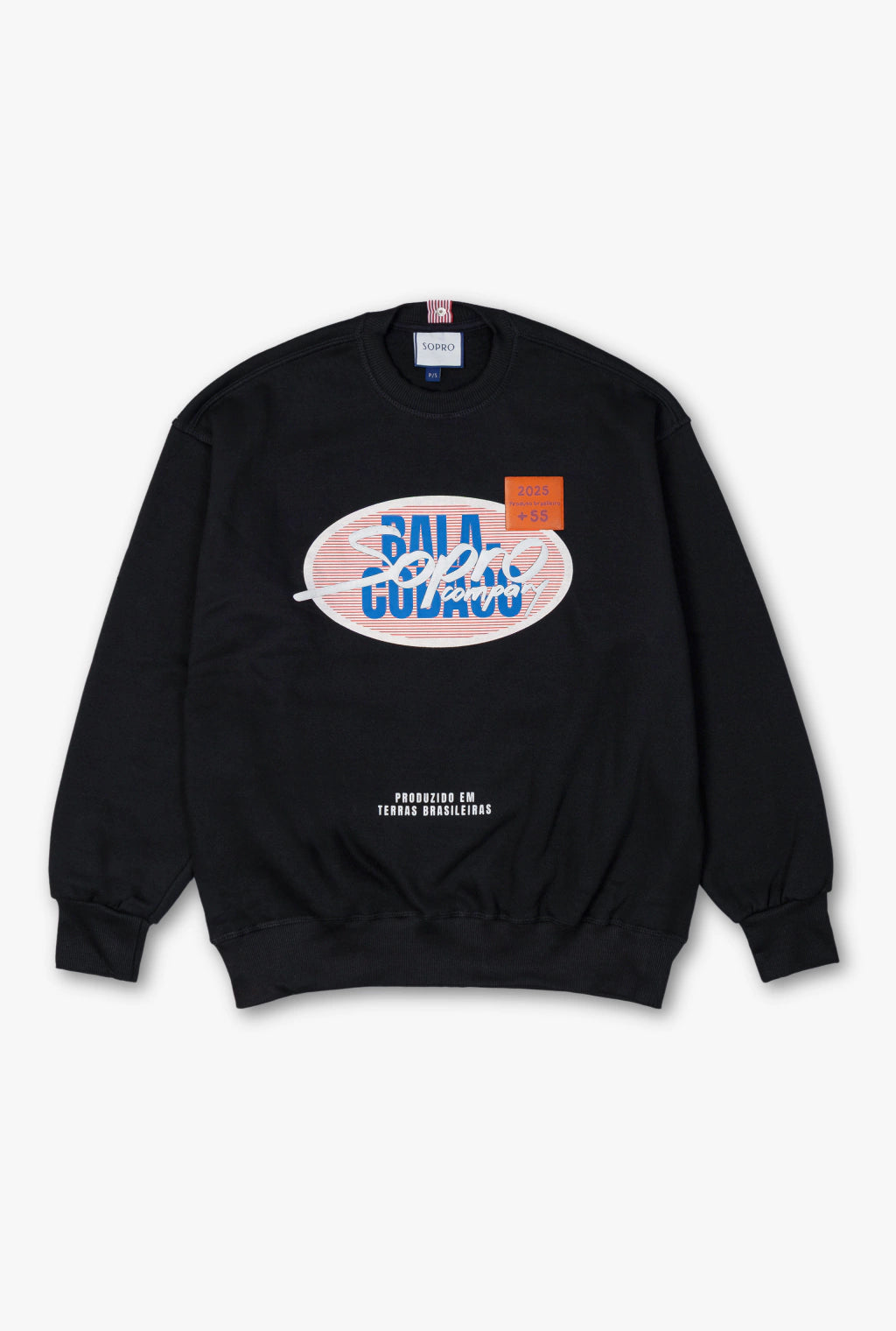 Moletom preto unissex com estampa oval colorida e texto "Balacobaco Sopro Forno", produzido em terras brasileiras