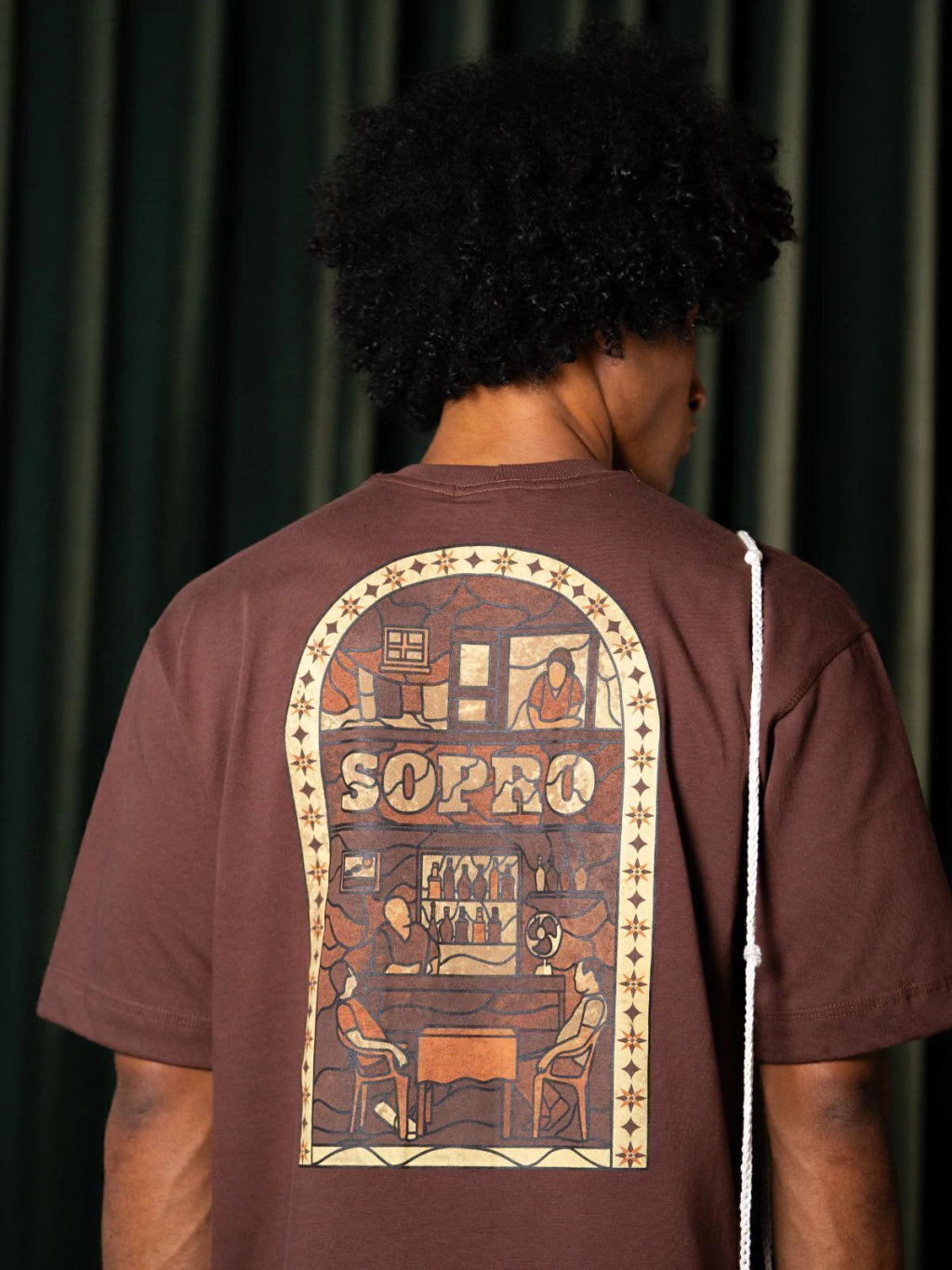 Camiseta Over Cena em Ladrilho na internet